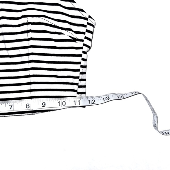 Striped black & white crop top zip up bustier - Forever 21 size Medium - Picture 6 of 6